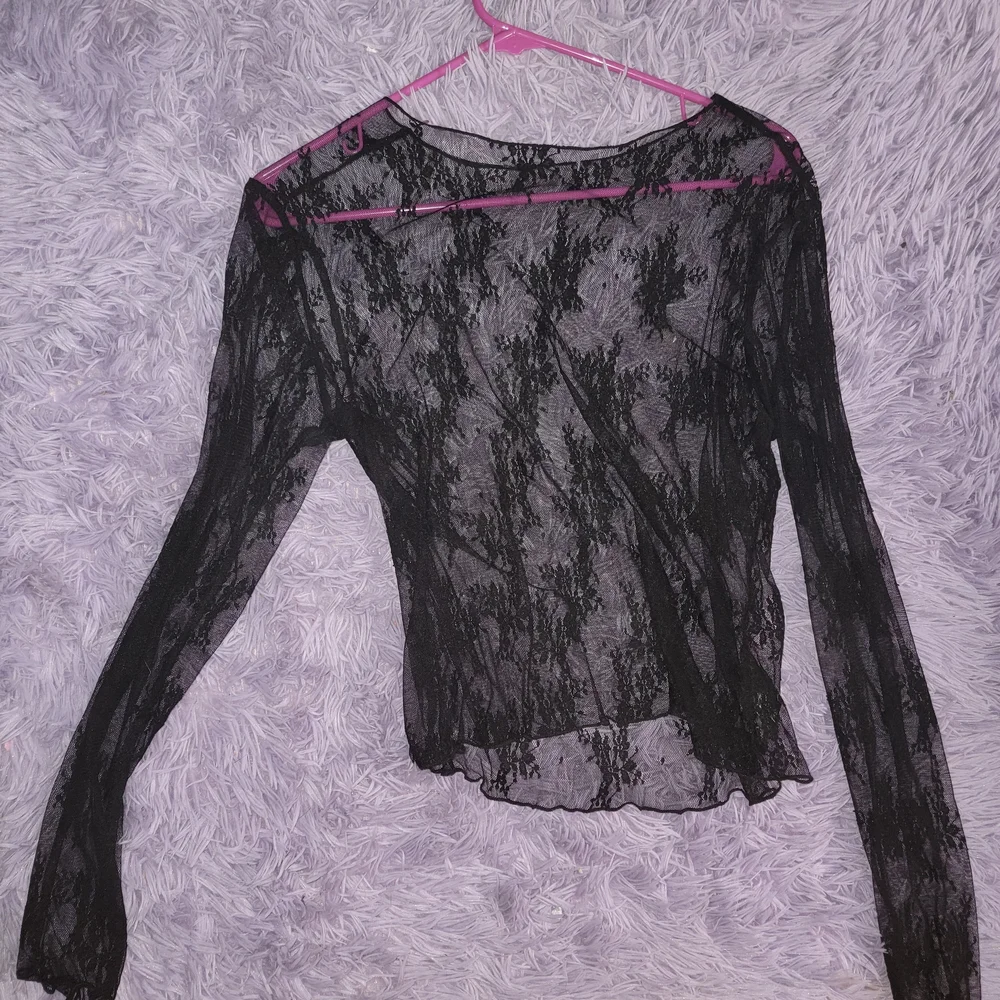 Elegant Black Lace Top - Picture 3 of 4